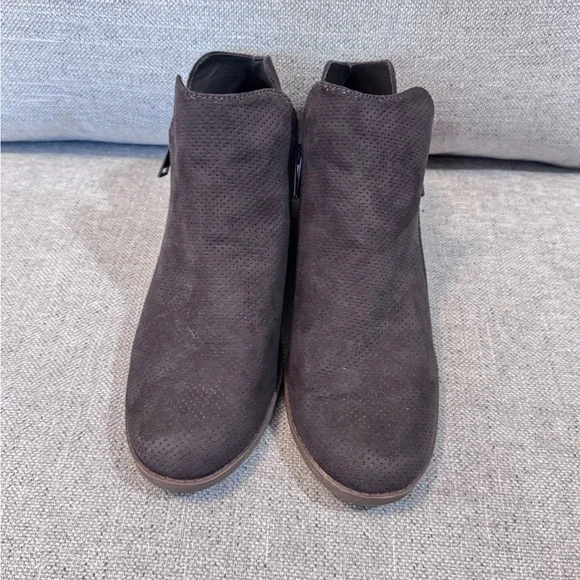 Universal Thread Dark Brown Ankle Boots sz 11 - Picture 3 of 10